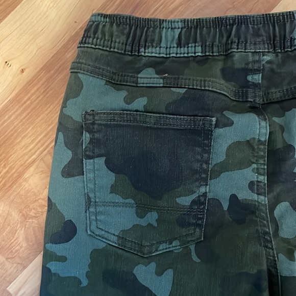 Cat & Jack Boys Camo Stretchy Pants - Size 14 - Picture 7 of 11